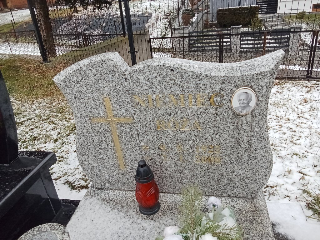 Grób Róża Niemiec
